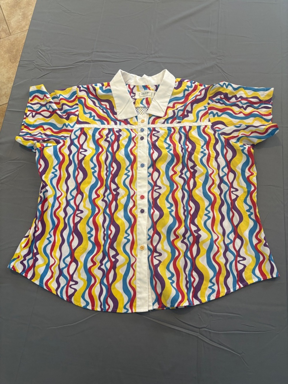 Vintage Disney World Cast Member Female Uniform Shirt Colorful Wave-Print Sz 3XL